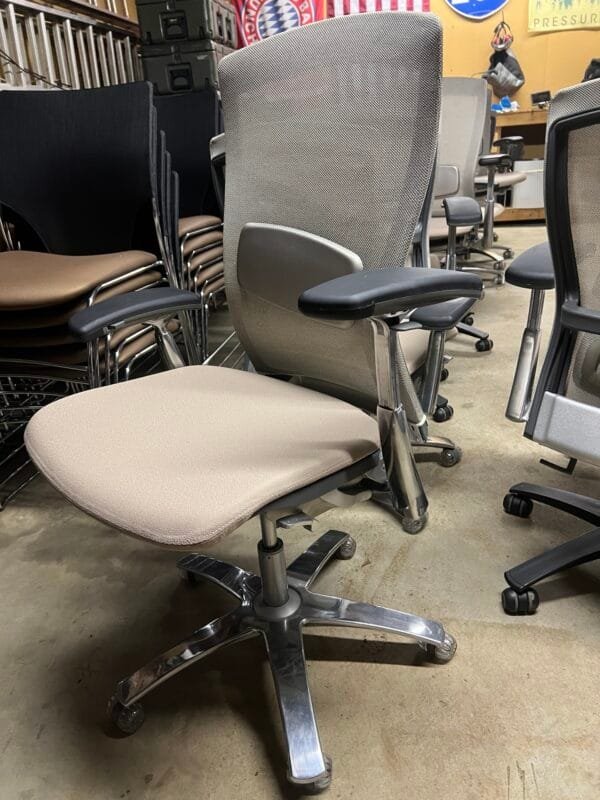 Knoll Life Premium Task Chair - Image 6