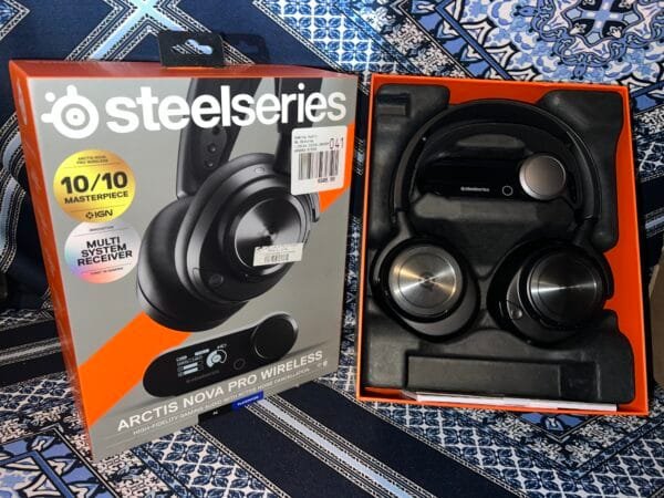 SteelSeries Arctis Nova Pro Wireless Multi-System Gaming Headset User Manual